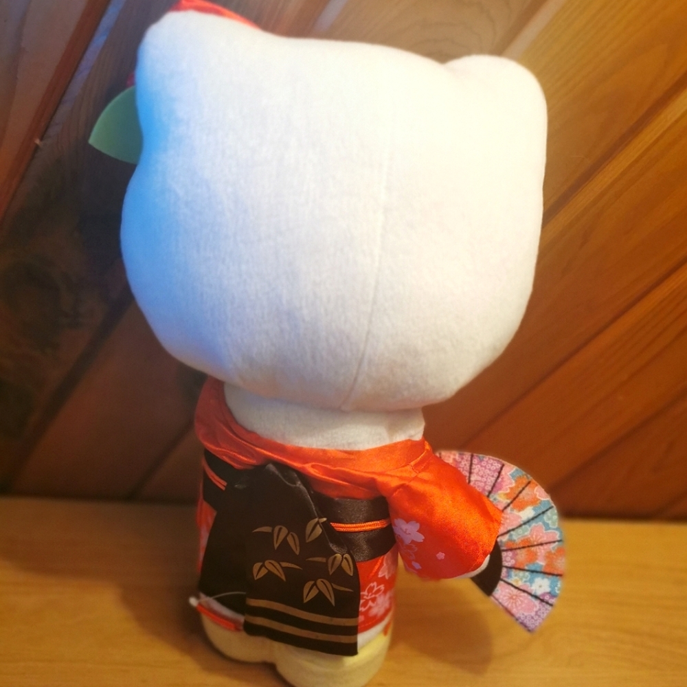 Hello Kitty Plush - Picture 4 of 4